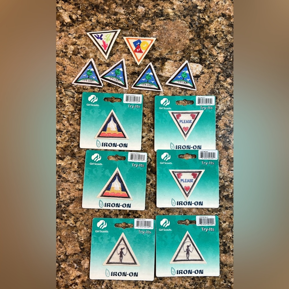 Brownie try-it Girl Scout Iron-On Patch (included all 12 patches) lot